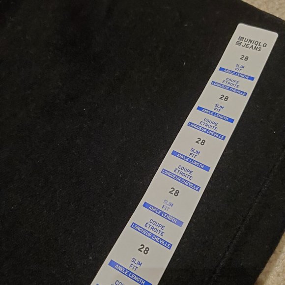 Uniqlo black jeans - Mid Rise Slim tapered ankle jeans - Picture 2 of 3